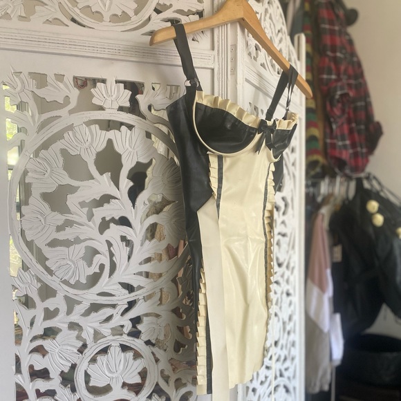 Sexy Maid Latex Dress - Picture 3 of 7